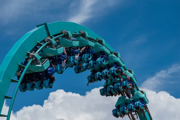  Orlando, Florida. 31 Temmuz 2019. İnsanlar Seaworld (12 yaz tatili sırasında inanılmaz Kraken rollercoaster zevk)