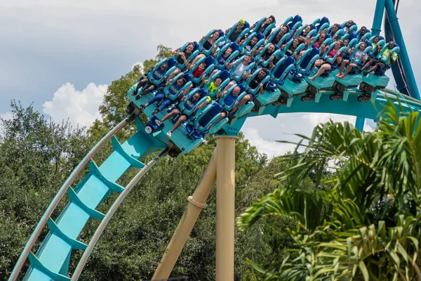 Orlando, Florida. 31 Temmuz 2019. İnsanlar Seaworld (28) yaz tatili sırasında inanılmaz Kraken rollercoaster zevk)