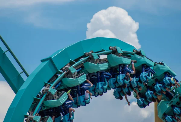 Orlando, Florida. 31 Temmuz 2019. İnsanlar Seaworld (51 yaz tatili sırasında inanılmaz Kraken rollercoaster zevk)