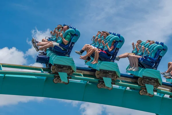 Orlando, Florida. 31 Temmuz 2019. İnsanlar Seaworld (62 yaz tatili sırasında inanılmaz Kraken rollercoaster zevk)