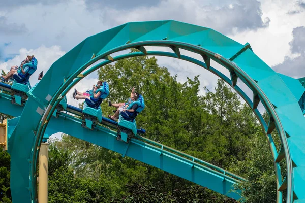 Orlando Florida Julio 2019 Personas Disfrutando Increíble Montaña Rusa Kraken — Foto de Stock