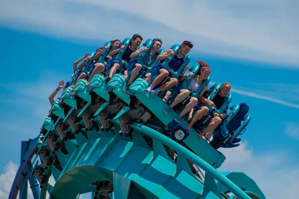 Orlando Florida Julio 2019 Personas Disfrutando Montar Kraken Montaña Rusa —  Fotos de Stock