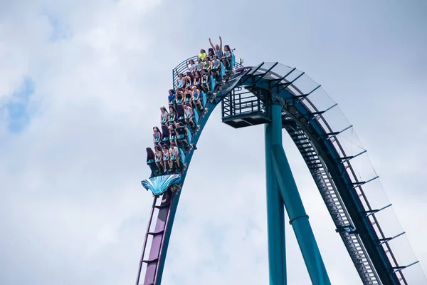 Orlando Florida Julio 2019 Personas Disfrutando Montar Mako Montaña Rusa — Foto de Stock