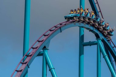 Orlando, Florida. 29 Temmuz 2019. Seaworld 39 yaz tatili sırasında Mako rollercoaster sürme zevk İnsanlar