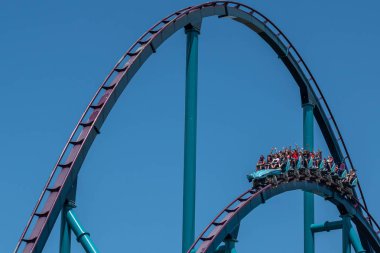Orlando, Florida. 29 Temmuz 2019. İnsanlar Seaworld 14 yaz tatili sırasında eğlenceli inanılmaz Mako rollercoaster sahip