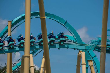 Orlando, Florida. 29 Temmuz 2019. Seaworld 36 yaz tatili sırasında inanılmaz sürme Kraken rollercoaster zevk İnsanlar