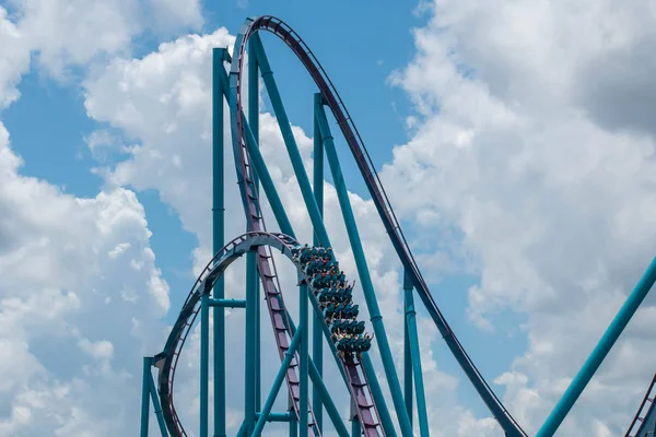 Orlando Florida Július 2019 Emberek Élvezik Mako Rollercoaster Seaworld — Stock Fotó