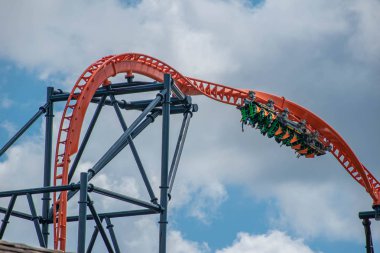 Tampa Körfezi, Florida. 08 Ağustos 2019. İnsanlar yaz tatili 10 sırasında inanılmaz Dicle rollercoaster zevk