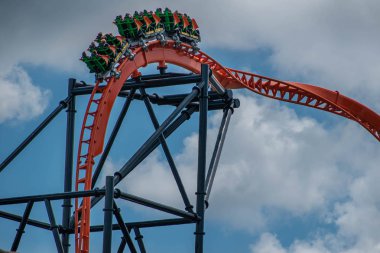 Tampa Körfezi, Florida. 08 Ağustos 2019. İnsanlar yaz tatili 17 sırasında inanılmaz Dicle rollercoaster zevk