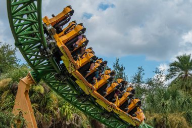 Tampa Körfezi, Florida. 08 Ağustos 2019. İnsanlar eğlenceli inanılmaz Çita Hunt rollercoaster , geçen yaz tatili 25 sırasında