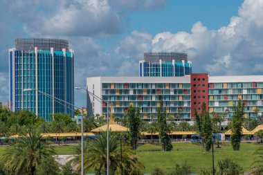 Orlando, Florida. 07 Ağustos 2019. Universal Studios alanında UniversalS Cabana Bay Resort kısmi görünümü 2