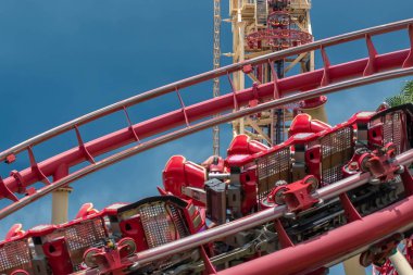 Orlando, Florida. 07 Ağustos 2019. Universal Studios 10 inanılmaz Hollywood Rip Ride Rockit rollercoaster zevk İnsanlar