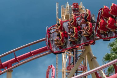 Orlando, Florida. 07 Ağustos 2019. Universal Studios 11 inanılmaz Hollywood Rip Ride Rockit rollercoaster zevk İnsanlar