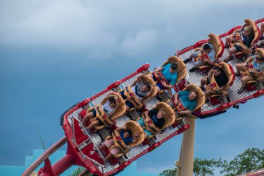 Orlando, Florida. 07 Ağustos 2019. Universal Studios 31 inanılmaz Hollywood Rip Ride Rockit rollercoaster zevk İnsanlar