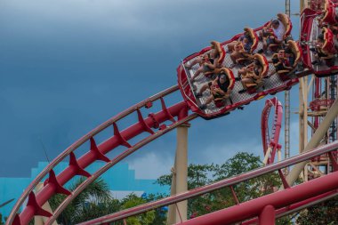 Orlando, Florida. 07 Ağustos 2019. Universal Studios 34 inanılmaz Hollywood Rip Ride Rockit rollercoaster zevk İnsanlar
