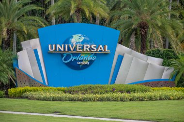 Orlando, Florida. 07 Ağustos 2019. Universal Studios alanında Universal Orlando logosu 4.