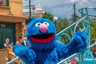 Orlando, Florida. 07 Ağustos 2019. Seaworld 3 susam Sokak Partisi Parade çerez canavar