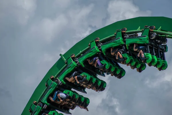 Orlando Florida Agosto 2019 Pessoas Divertindo Muito Bem Incredible Hulk — Fotografia de Stock