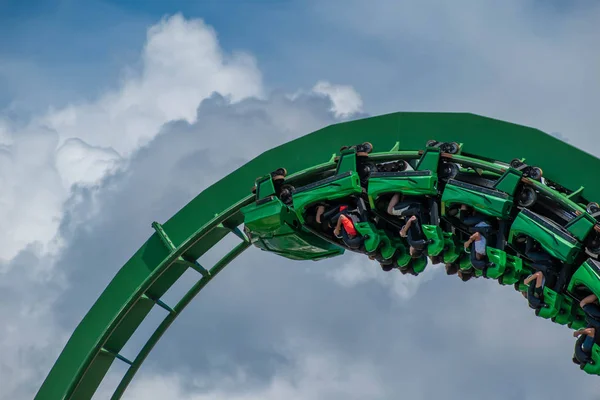 Orlando Florida Srpna 2019 Lidé Báječně Užijí Fantastická Rollerdráha Ostrově — Stock fotografie