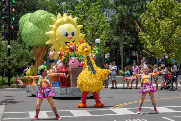 Orlando Floride Août 2019 Big Bird Danseuses Sesame Street Party — Photo