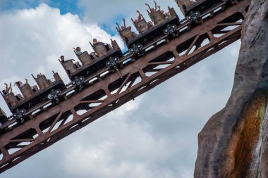 Orlando, Florida. 14 Ağustos 2019. İnsanlar Hayvanlar Alemi (169 de müthiş Expedition Everest rollercoaster zevk).