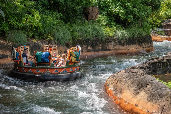 Orlando Florida Augusti 2019 Människor Som Har Kul Expedition Everest — Stockfoto