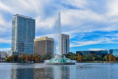 Orlando, Florida. 17 Ağustos 2019 Linton E. Allen Memorial Fountain şehir merkezinde (2).