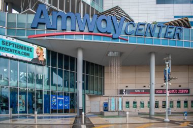 Orlando, Florida. 17 Ağustos 2019. Şehir merkezinde anway Merkezi ana girişi (1)