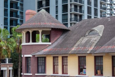 Orlando, Florida. 17 Ağustos 2019. Şehir merkezindeki Church Street eski İstasyonu'nun en iyi görünümü (18).