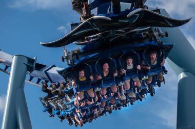Orlando, Florida. 23 Ağustos 2019. İnsanlar Seaworld (41 de müthiş Manta Ray roller coaster zevk).