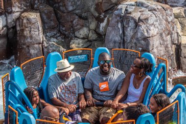 Orlando, Florida. 28 Ağustos 2019. İnsanlar Seaworld de inanılmaz Infinity Falls zevk , (89).