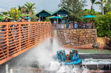 Orlando, Florida. 28 Ağustos 2019. İnsanlar Seaworld de inanılmaz Infinity Falls zevk , (96)