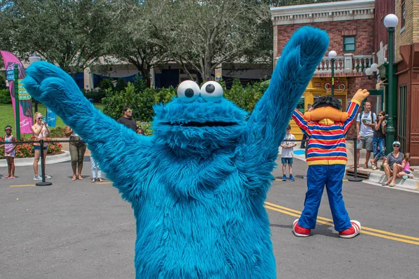 Orlando Florida Augustus 2019 Cookie Monster Dansen Sesam Straat Party — Stockfoto