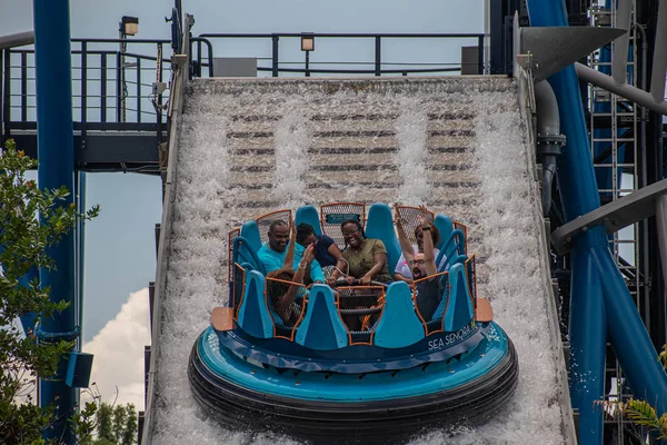 Orlando Florida Agosto 2019 Gente Divirtiéndose Infinity Falls Seaworld 133 — Foto de Stock