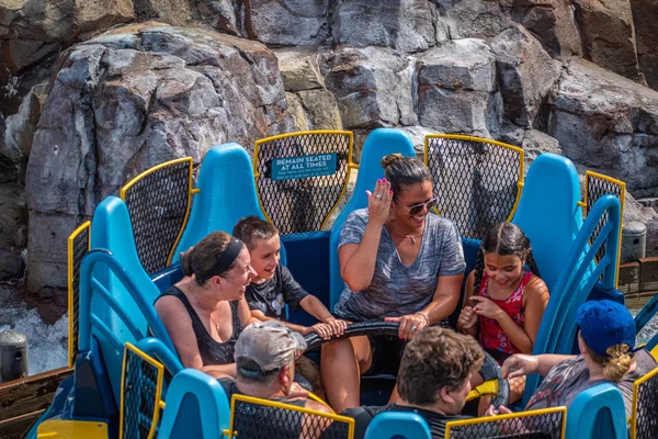 Orlando Florida Agosto 2019 Personas Que Divierten Infinity Falls Durante — Foto de Stock