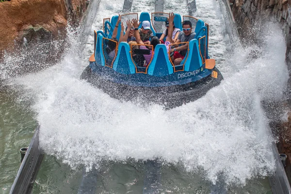 Orlando Florida Agosto 2019 Gente Divirtiéndose Con Gran Chapoteo Infinity — Foto de Stock