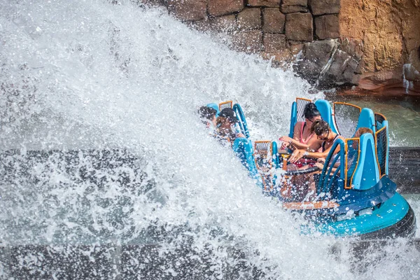 Orlando Florida August 2019 People Having Fun Big Splash Infinity — Stock Photo, Image