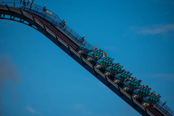 Orlando Florida Augusti 2019 Personer Som Njuter Amazing Mako Rollercoaster — Stockfoto