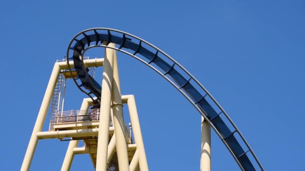 Tampa Bay Florida September 2019 People Enjoying Amazing Montu Rollercoaster — Stock Video