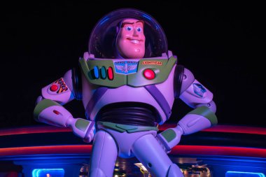 Orlando, Florida. 27 Eylül 2019. Hollywood Stüdyolarındaki Oyuncak Dünyası 'nda Buzz Işık Yılı' nın en iyi görüntüsü (139))