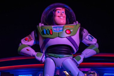 Orlando, Florida. 27 Eylül 2019. Hollywood Stüdyolarındaki Oyuncak Hikaye Diyarı 'nda Buzz Işık Yılı' nın en üst görüntüsü (141)