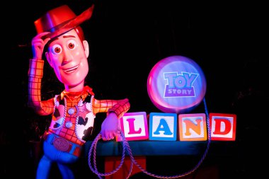 Orlando, Florida. 27 Eylül 2019. Oyuncak Hikayesi 'ndeki Şerif Woody' nin Hollywood Stüdyoları 'ndaki manzarası (161)