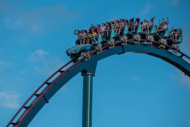 Orlando, Florida. 5 Ekim 2019. İnsanlar Seaworld 'de inanılmaz eğleniyor Mako hız treni (208)