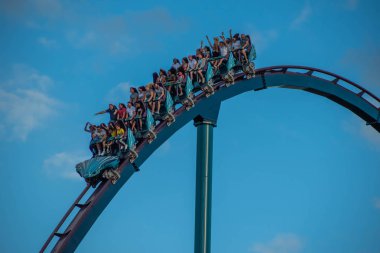 Orlando, Florida. 5 Ekim 2019. İnsanlar Seaworld 'de inanılmaz eğleniyor Mako hız treni (209).