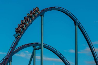 Orlando, Florida. 5 Ekim 2019. İnsanlar Seaworld 'de inanılmaz eğleniyor Mako hız treni (213)
