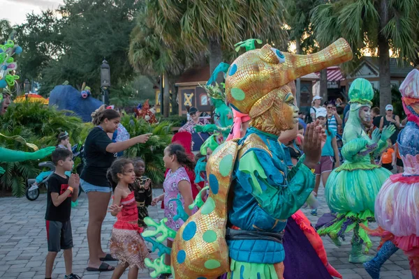 Orlando Florida October 2019 Colorful Halloween Marine Characters Dancing Thriller — Stock Photo, Image