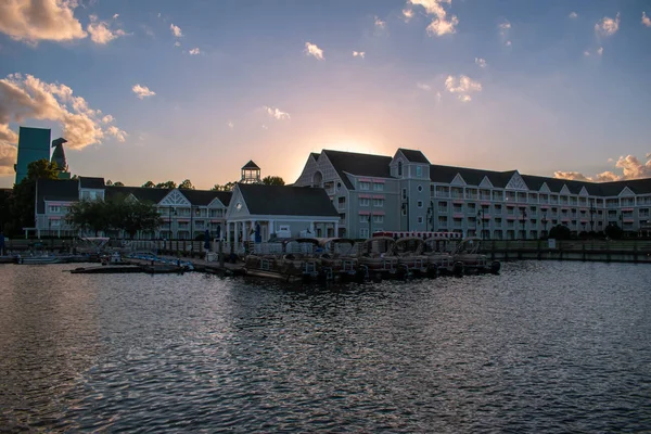 Orlando Florida Outubro 2019 Marina Aldeão Pôr Sol Fundo Lago — Fotografia de Stock