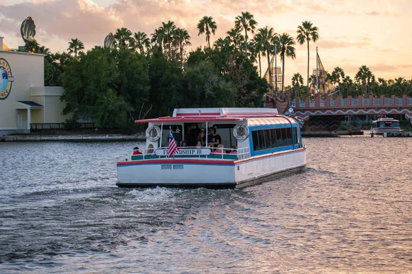 Orlando Florydzie Października 2019 Taksówka Żeglarstwo Jeziorze Buena Vista — Zdjęcie stockowe