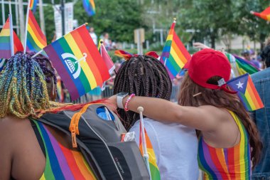 Orlando, Florida. 12 Ekim 2019. Eola Gölü bölgesinde Orlando Gururuyla Gelen Lezbiyen çift geçit töreni (106)