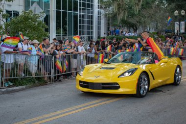 Orlando, Florida. 12 Ekim 2019. Marshall, Eola Gölü bölgesinde Orlando Gururuyla Dışarı Çıktı (8))